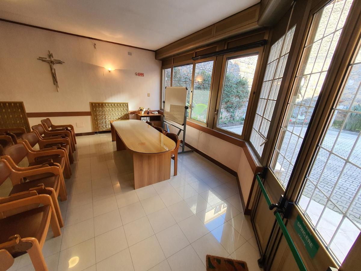 Suore Concezioniste Missionarie - Carmen Salles Roma Bed & Breakfast - Rome — Photos 1